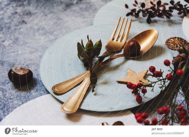 Weihnachts-Tischdecke, Goldbesteck und Nandinas Abendessen Teller Gabel Löffel Winter Dekoration & Verzierung Restaurant Feste & Feiern Erntedankfest