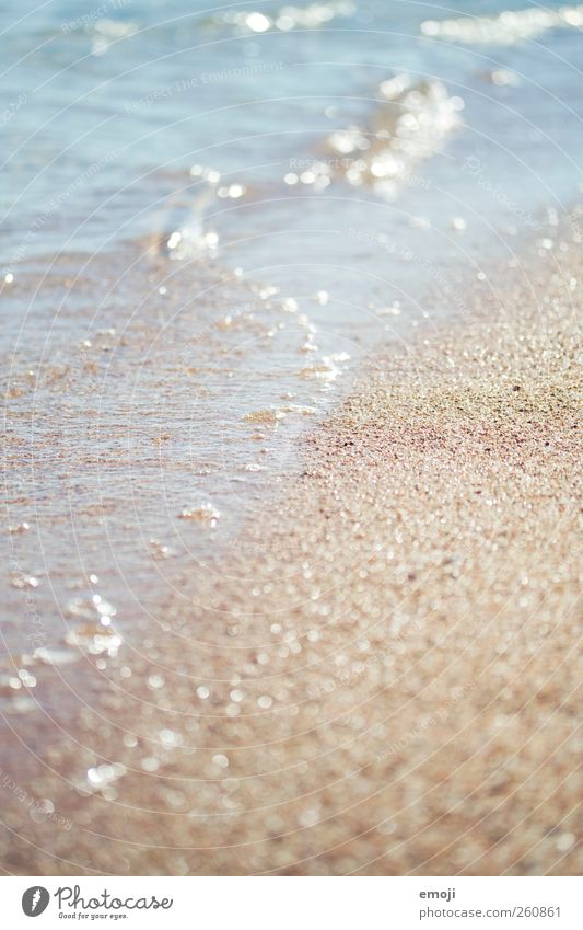 plansch Umwelt Natur Urelemente Erde Sand Wasser Sommer Wellen Küste Strand Meer hell Meerwasser Kräusel Farbfoto Außenaufnahme Nahaufnahme Detailaufnahme