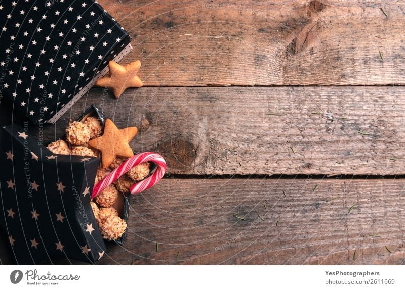 Sternförmige Geschenkbox voller Süßigkeiten Dessert Freude Winter Weihnachten & Advent Tradition Weihnachtszeit Frohe Weihnachten Nikolaustag Hintergrund
