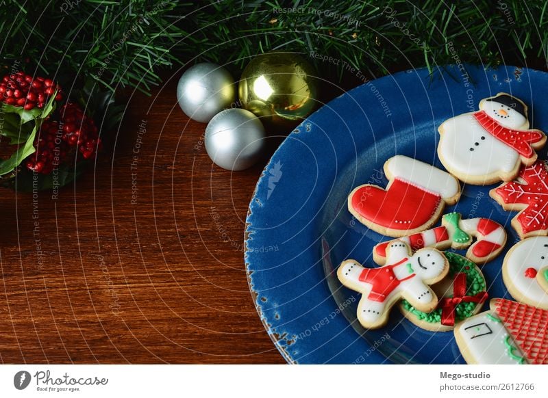 bunte Weihnachtsplätzchen mit festlicher Dekoration Lebensmittel Dessert Winter Dekoration & Verzierung Feste & Feiern Weihnachten & Advent Holz Ornament lecker
