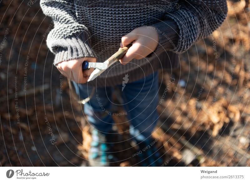 Stockwerk Kindererziehung Kindergarten Schulkind Kindheit Jugendliche 3-8 Jahre Feld Wald Akzeptanz Vertrauen schnitzen Ausflug wandern Messer Stockbrot
