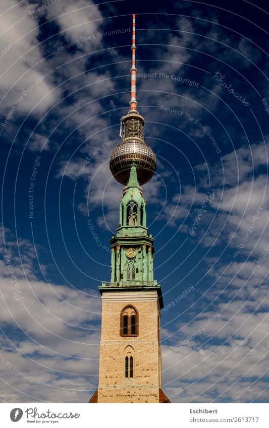 Fusion der Giganten Ferien & Urlaub & Reisen Tourismus Ausflug Technik & Technologie Architektur Kultur Himmel Wolken Schönes Wetter Berlin Stadt Kirche Turm