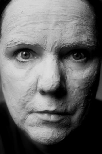 Wenn's schee macht... (Frauen-Portrait mit Heilerde Gesichtsmaske) schön Körperpflege Maske Wellness Mensch feminin Erwachsene Leben Kopf Auge Mund 1