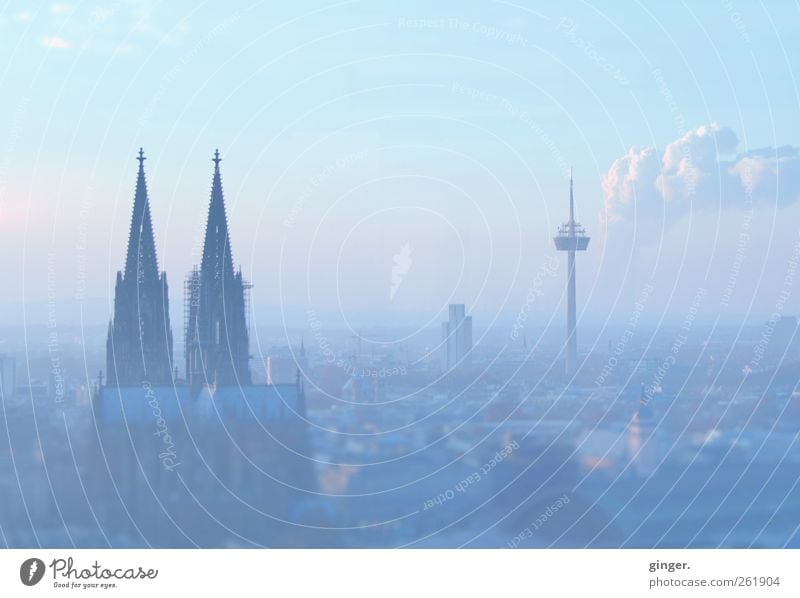 Ein Hauch von Köln Stadt Stadtzentrum Skyline bevölkert Haus Hochhaus Kirche Dom Turm Bauwerk Gebäude Architektur Sehenswürdigkeit Wahrzeichen alt authentisch