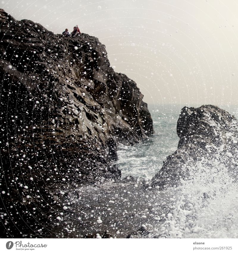 /W A VE Landschaft Wasser Wassertropfen Horizont Wetter Wind Sturm Felsen Wellen Küste Bucht Riff Meer nass Island Außenaufnahme