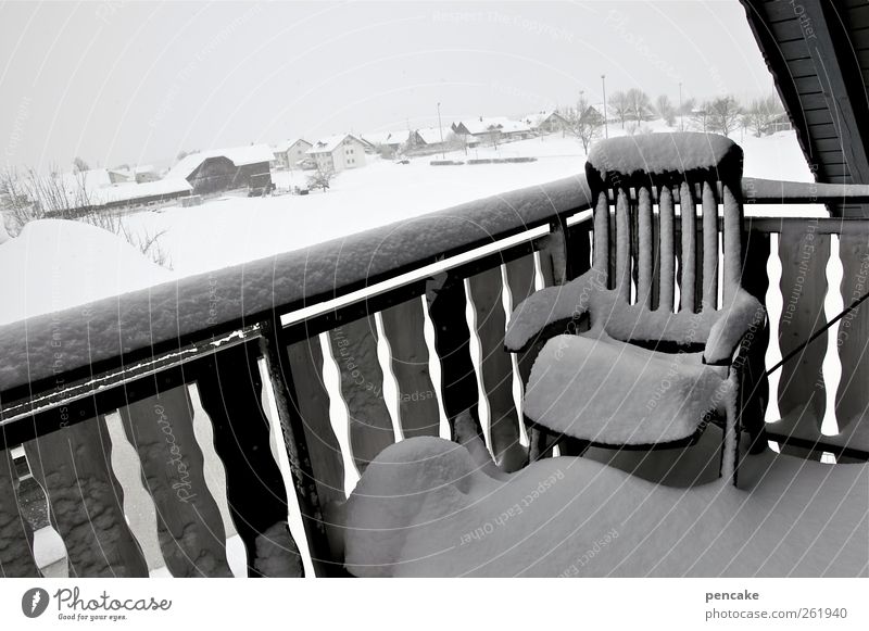 in memoriam | summertime Natur Landschaft Winter Wetter Eis Frost Schnee Dorf Einfamilienhaus Gebäude Balkon geduldig Erwartung Perspektive Wandel & Veränderung