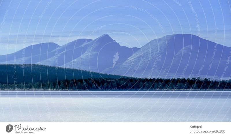 Bergkette in Norwegen Panorama (Aussicht) Winter ruhig See Berge u. Gebirge Schnee Eis groß Panorama (Bildformat)