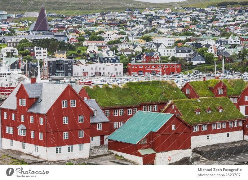 Panoramablick auf die Stadt Torshavn auf den Färöerinseln Dänemark Freizeit & Hobby Ferien & Urlaub & Reisen Tourismus Meer Insel Berge u. Gebirge Haus Kultur