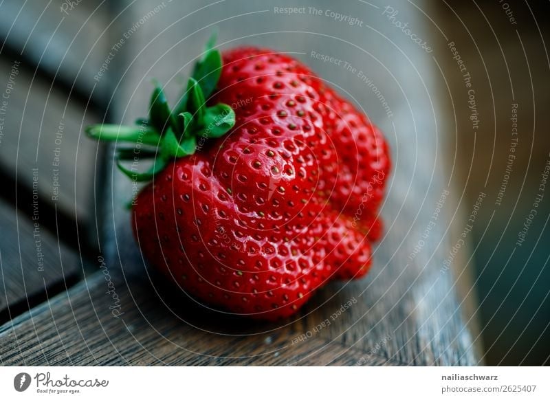 Erdbeere Lebensmittel Frucht Dessert Erdbeeren Ernährung Bioprodukte Vegetarische Ernährung Diät Gesundheit Gesunde Ernährung Tisch Holz Duft natürlich saftig