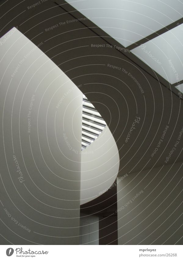 Pinakothek der Moderne 3 Kunst Licht Architektur Schatten Kurve Bewegung