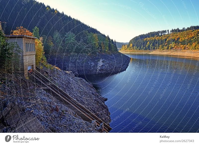 Okerstausee im Herbst Energiewirtschaft Wasserkraftwerk Umwelt Natur Landschaft Sonnenlicht Schönes Wetter Wald Berge u. Gebirge Harz See Stausee Deutschland