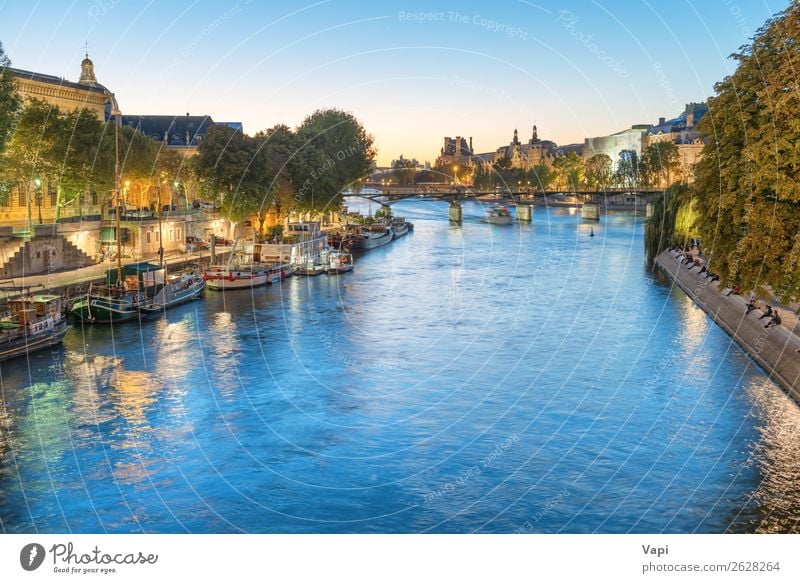 Paris bei Nacht - Sonnenuntergang über der Seine Lifestyle Leben Ferien & Urlaub & Reisen Tourismus Ausflug Sightseeing Städtereise Kreuzfahrt Sommer