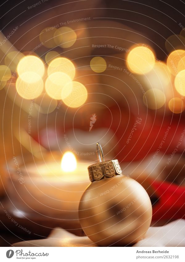 Goldene Christbaumkugel Winter Dekoration & Verzierung Feste & Feiern Weihnachten & Advent Kerze gelb Frieden Religion & Glaube Tradition Hintergrundbild