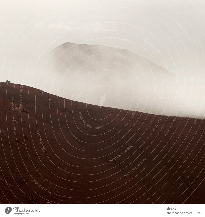 volcano Umwelt Natur Landschaft schlechtes Wetter Nebel Hügel Berge u. Gebirge Gipfel Vulkan Heimaey Vulkankrater Wolkenwand Island Vestmannaeyjar Inseln