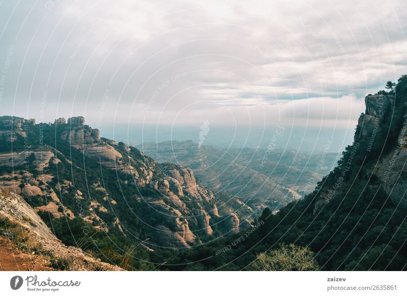Landschaft der Berge Kataloniens an einem Tag mit Wolken schön Ferien & Urlaub & Reisen Tourismus Ausflug Berge u. Gebirge Umwelt Natur Himmel Baum Park Wald