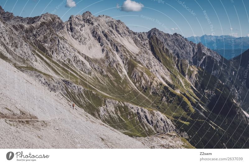 Zamer Loch | Lechtaler Alpen | E5 Abenteuer wandern Mensch Umwelt Natur Landschaft Sommer Schönes Wetter Berge u. Gebirge gigantisch hoch blau grün Einsamkeit