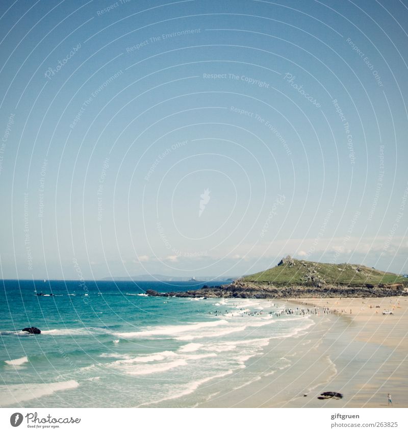 st. ives Umwelt Natur Landschaft Urelemente Sand Wasser Himmel Schönes Wetter Hügel Berge u. Gebirge Wellen Küste Strand Meer Insel blau Cornwall Großbritannien