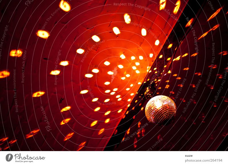 Disko Nachtleben Party Musik Club Disco Feste & Feiern clubbing Veranstaltung Konzert Discokugel rot Lichtspiel Decke Lichtpunkt Beleuchtung Clubkonzert