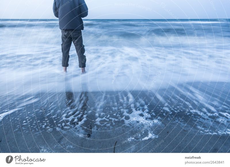 Entschleunigung Leben harmonisch Wohlgefühl Sinnesorgane ruhig Strand Meer Mensch 1 18-30 Jahre Jugendliche Erwachsene 30-45 Jahre Wasser Wind Wellen Ostsee