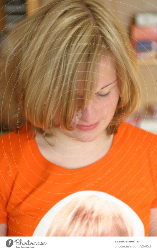 "Titel gesucht" Frau feminin Aufdruck Haare & Frisuren Blick fraglich orange