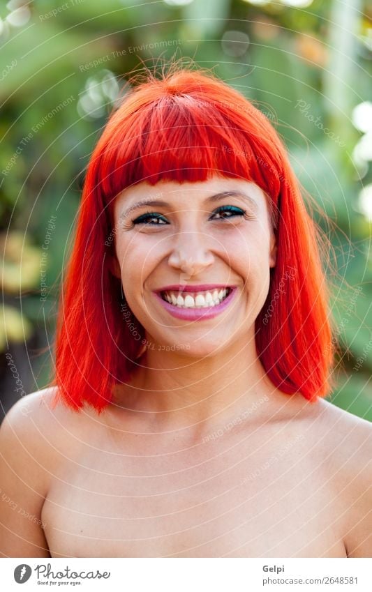 Schönes Porträt eines rothaarigen Mädchens Lifestyle Stil Freude Glück schön Haare & Frisuren Haut Gesicht Wellness Sommer Mensch Frau Erwachsene Natur Pflanze