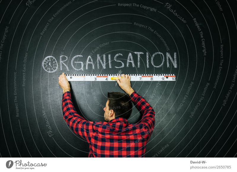 Organisation - Wort an einer Tafel organisiert organisieren Mann Planung Business Ordnung Erfolg Kreide struktur