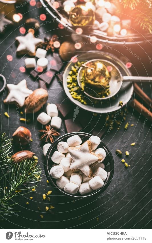 Marshmallow und Plätzchen für Weihnachten Dessert Süßwaren Schokolade Ernährung Festessen Getränk Kakao Geschirr kaufen Stil Design Winter Häusliches Leben