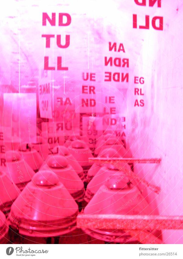 rotlicht Isolatoren Kunst Rotstich Industrie farbverfälschung bunker alexanderplatz