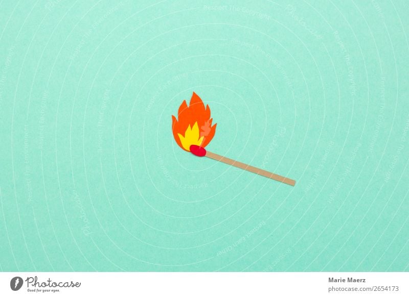 Streichholz mit Flamme Zeichen leuchten einfach heiß hell neu türkis Kraft gefährlich Energie Idee kalt Kreativität Risiko Schutz brennen Feuer brandneu Impuls