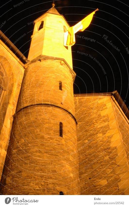 Zu Münster II Fahne Fenster Mauer Nachtaufnahme historisch dunkel Architektur Turm Burg oder Schloss