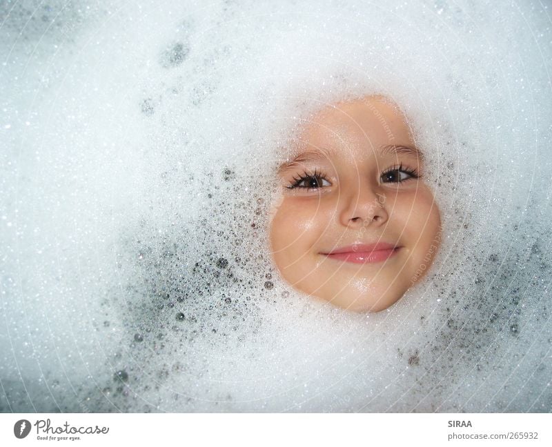 Kleine Badenixe Mensch feminin Kleinkind Mädchen Kindheit Gesicht 1 3-8 Jahre Wasser Schwimmen & Baden Erholung genießen Lächeln außergewöhnlich frech
