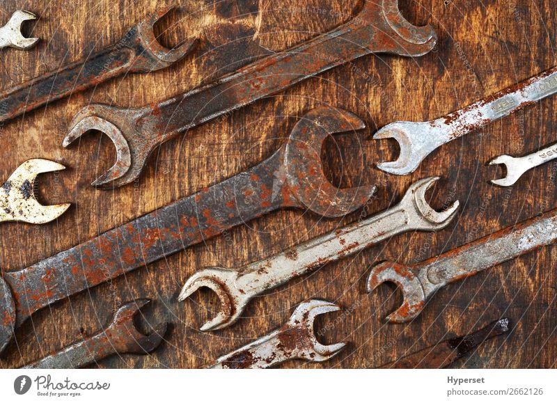 Metall-Bundeschlüssel rostig Eisen-Metallwerkzeuge - ein lizenzfreies Stock  Foto von Photocase