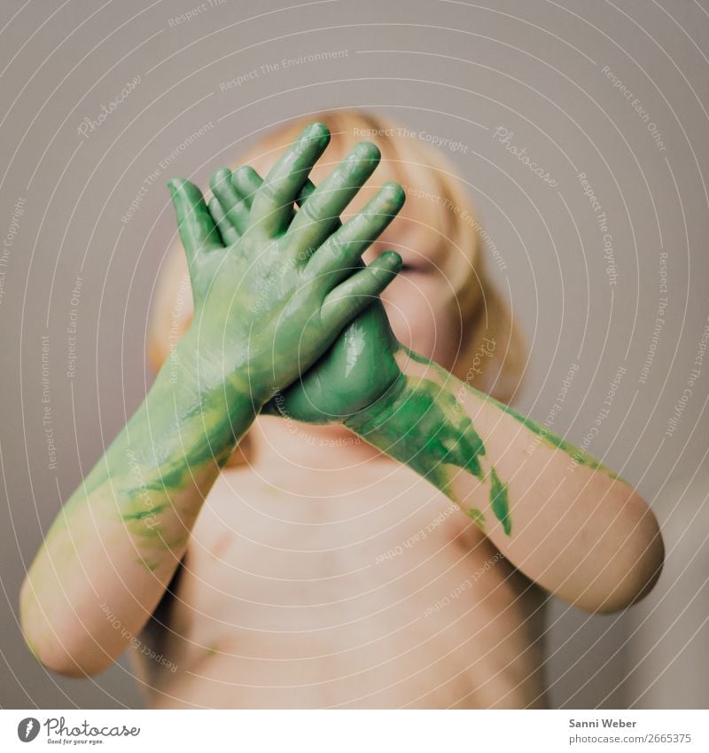 childrens hand Mensch maskulin Kind Kleinkind Junge Kindheit Leben Körper Haut Kopf Haare & Frisuren Arme Hand Finger 1 3-8 Jahre Maler berühren Bewegung grün