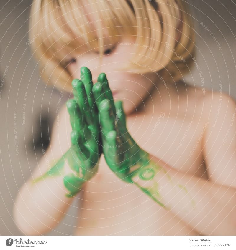 childrens hand Mensch maskulin Kind Kindheit Leben Körper Haut Kopf Haare & Frisuren Gesicht Arme Hand Finger 1 3-8 Jahre Künstler Maler berühren Bewegung