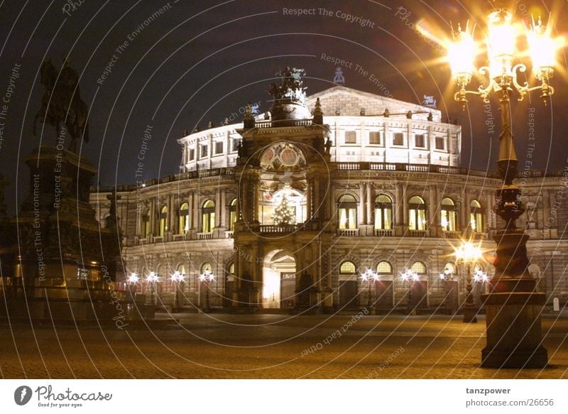 Semperoper bei Nacht Dresden Architektur Oper Beleuchtung Bildelemente gestalterische Mittel