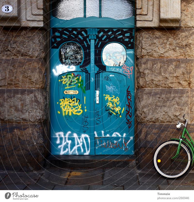 bunte Sachen Renovieren Dekoration & Verzierung Tür Fahrradfahren Holz Schriftzeichen Ornament Graffiti chaotisch Design Häusliches Leben mehrfarbig