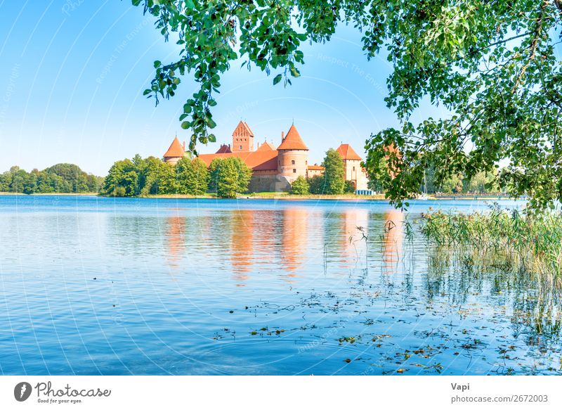 Burg Trakai am Inselsee schön Ferien & Urlaub & Reisen Tourismus Ausflug Abenteuer Sightseeing Sommer Sommerurlaub Museum Architektur Kultur Natur Landschaft