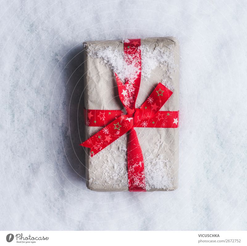Weihnachtsgeschenk auf Schnee kaufen Stil Design Winter Dekoration & Verzierung Party Veranstaltung Feste & Feiern Weihnachten & Advent Schleife Tradition