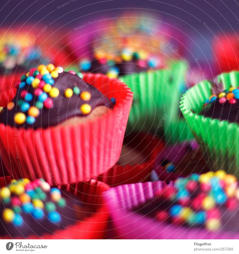 Vegane Kirsch-Bananen-Muffins Ernährung genießen Geburtstag Törtchen Streusel Kindergeburtstag Unschärfe Schokolade schön Dessert Kuchen Backwaren