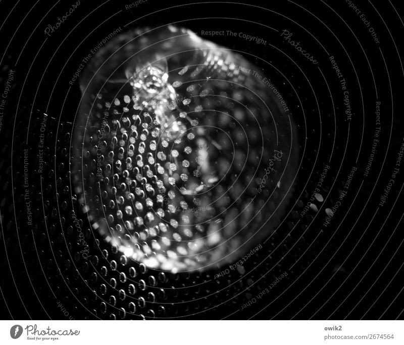 Stroboskop Glühbirne Stehlampe Lampenschirm Glas Metall dunkel Schwarzweißfoto Innenaufnahme Detailaufnahme Muster Strukturen & Formen Menschenleer