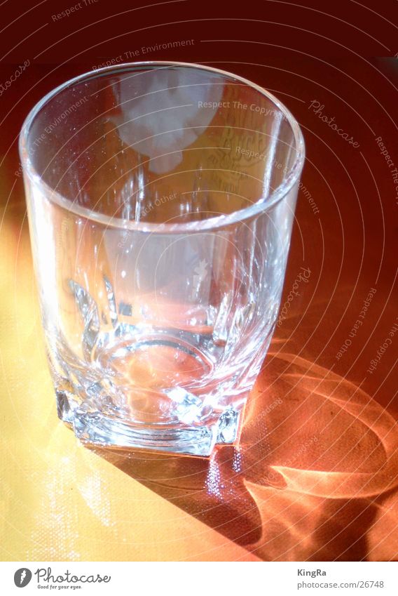 Auch ein leeres Glas ist schön 3 Whiskey rot Licht gelb Häusliches Leben Reflektion