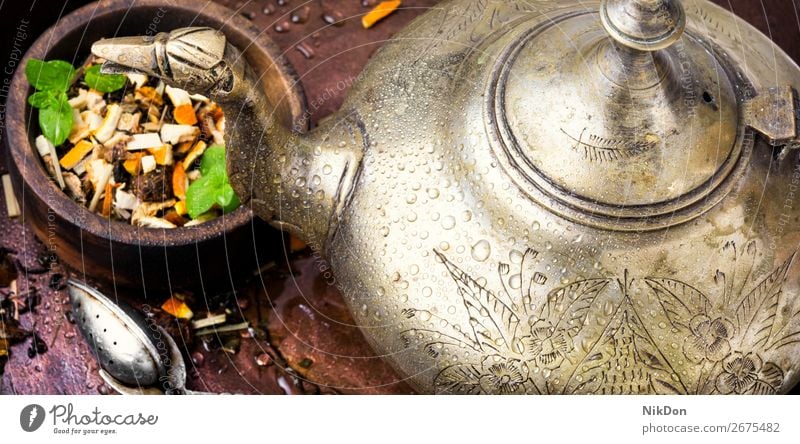 Wasserkocher Ost und Teeblatt Löffel trinken Blatt Wasserkessel Orientalisch arabisch Türkisch Gesundheit Kraut Teekanne Antioxidans trocknen Kräuterbuch Topf