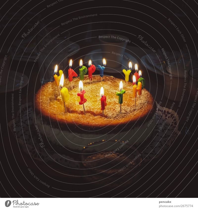 türchen auf | 1200 Kuchen Ernährung Getränk Kaffee Geschirr Teller Tasse Glas Feste & Feiern Geburtstag Essen Geburtstagstorte Kerze Kerzenschein Kerzenstimmung