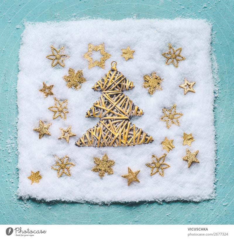 Weihnachtsbaum im Schnee mit goldenen Schneeflocken Stil Design Winter Dekoration & Verzierung Feste & Feiern Weihnachten & Advent Ornament trendy