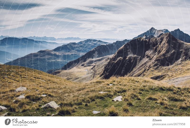 Ausblick vom Hirzer in Südtirol | E5 Ferien & Urlaub & Reisen wandern Klettern Bergsteigen Umwelt Natur Landschaft Himmel Herbst Schönes Wetter Wiese Alpen