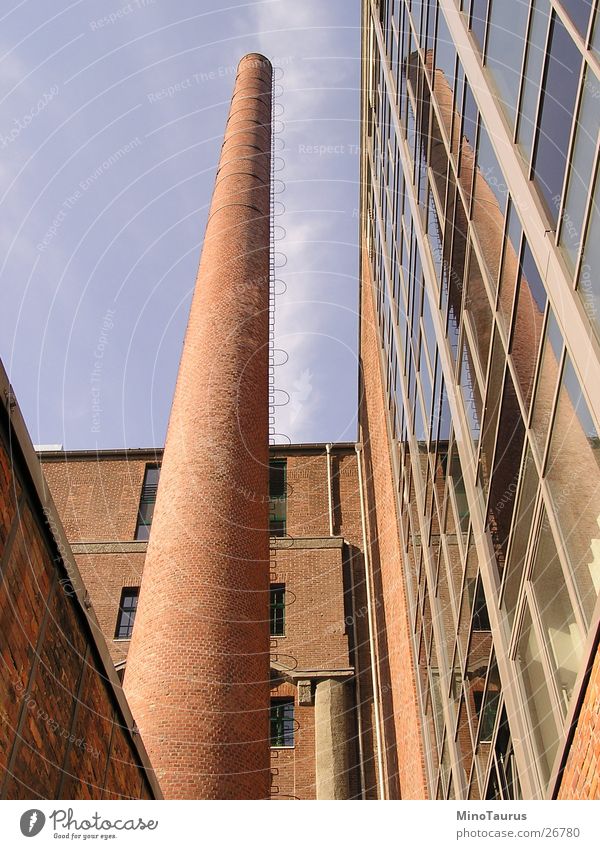 Spiegelung Duisburg Reflexion & Spiegelung lang Mauer Froschperspektive Strukturwandel verwandeln Architektur Fensterscheibe hoch Wandel & Veränderung