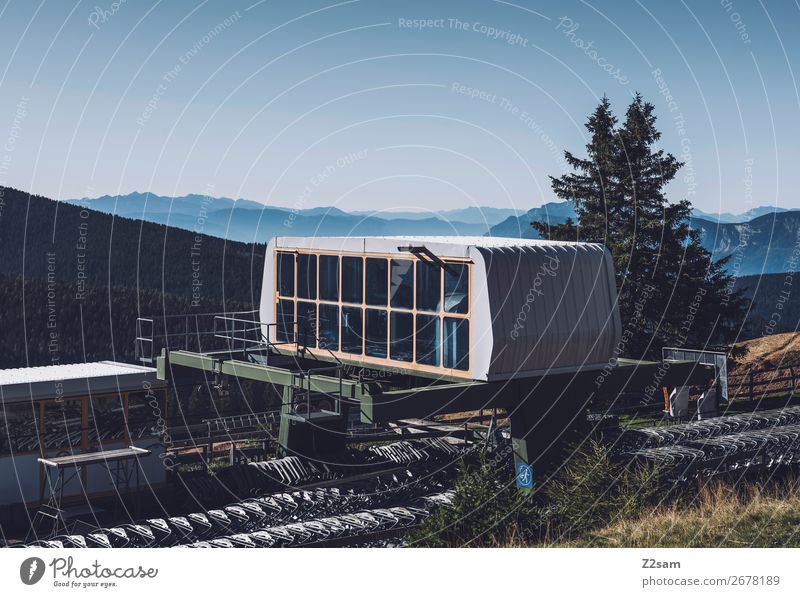 Ufo in Südtirol Berge u. Gebirge wandern Skilift Gondellift Verkehrsmittel Seilbahn modern blau Design Farbe einzigartig innovativ Umwelt Stadt