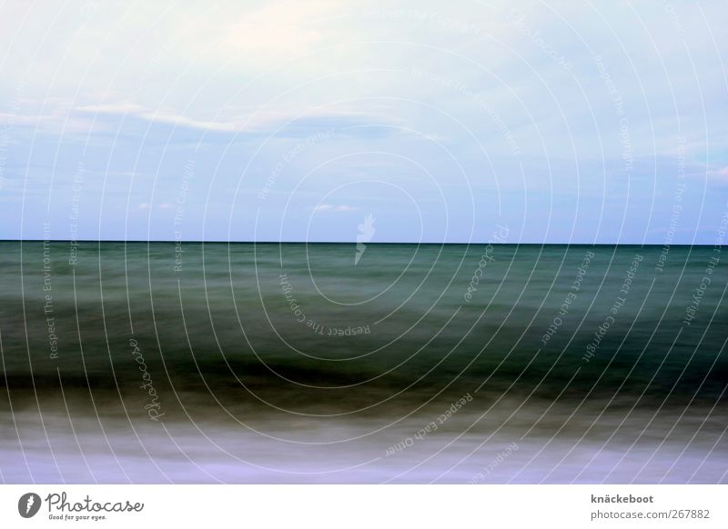 meer Meer Wellen Wasser Horizont blau grün ruhig Farbfoto Außenaufnahme abstrakt Menschenleer Textfreiraum oben Abend Dämmerung Langzeitbelichtung