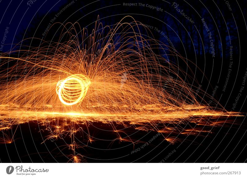 lichterscheinung deluxe Silvester u. Neujahr Bewegung leuchten Kreis kreisen abstrakt Farbfoto Außenaufnahme Experiment Menschenleer Nacht Licht Schatten