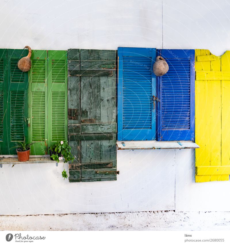 bunte Fensterläden Bunt Schutz Haus sichtschutz Menschenleer Kreta Dekoration & Verzierung Farbfoto Häusliches Leben Tag Außenaufnahme Sichtschutz